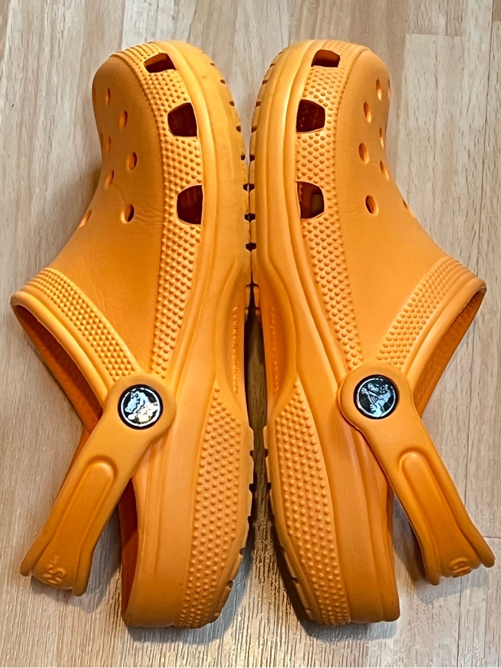 CROCS Kid’s Classic Clog - sz Junior 2 - Picture 11 of 16